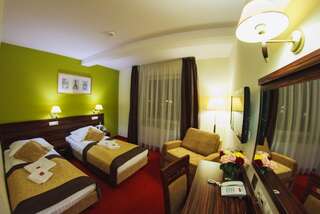 Отель Hotel Pikul Пулавы Стандартный двухместный номер с 2 отдельными кроватями-2