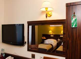 Отель Hotel Pikul Пулавы Стандартный двухместный номер с 2 отдельными кроватями-7