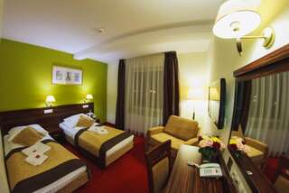 Отель Hotel Pikul Пулавы Стандартный двухместный номер с 2 отдельными кроватями-12